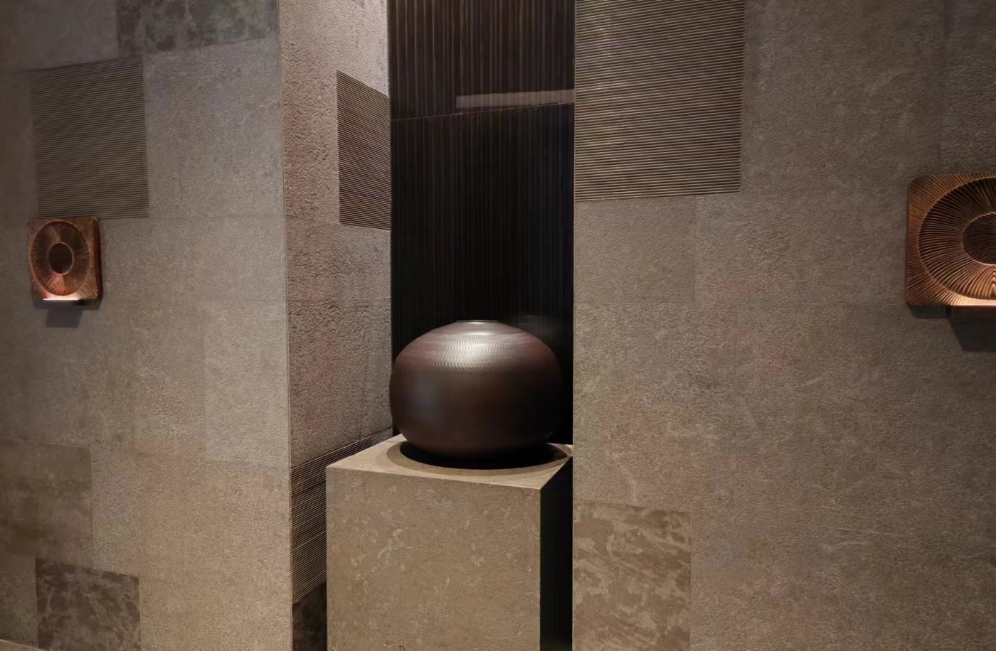 抓好“三大工程”建设构建房地产发展新模式